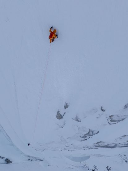 Benjamin Védrines lidera un largo en las Droites. 