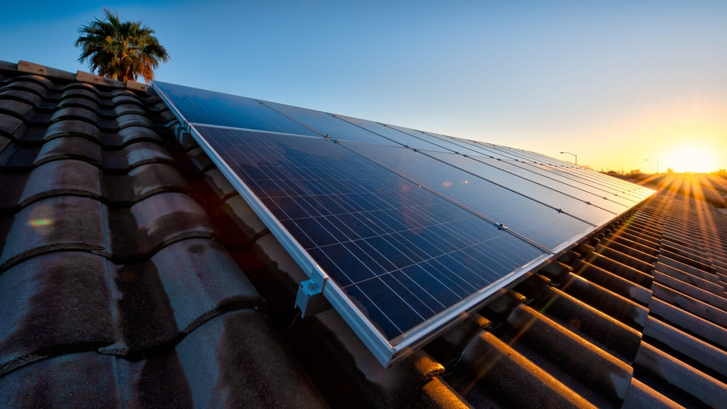 ¿Qué paneles solares son ideales para tu hogar en Panamá?