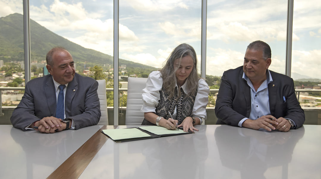 Protección y crecimiento: el compromiso de Ficohsa y Asesuisa