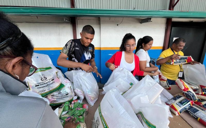 Desde la madrugada: Filas para Naviferias